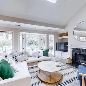 https://lookout-1.top-hotels-in-savannah.com