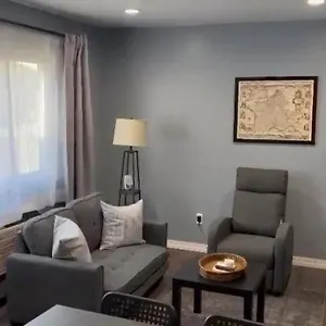 https://your-cozy-comfy-2-bedroom-vacation-home.us-newyorkcity.com
